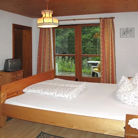 Jenewein Apartment *